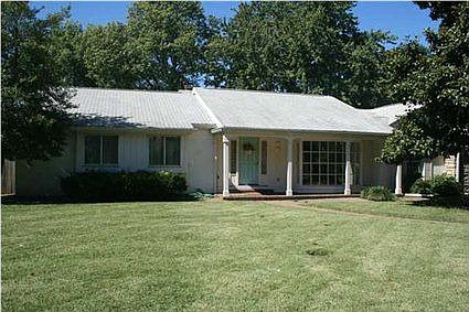 1st image of 525 E Meade Dr