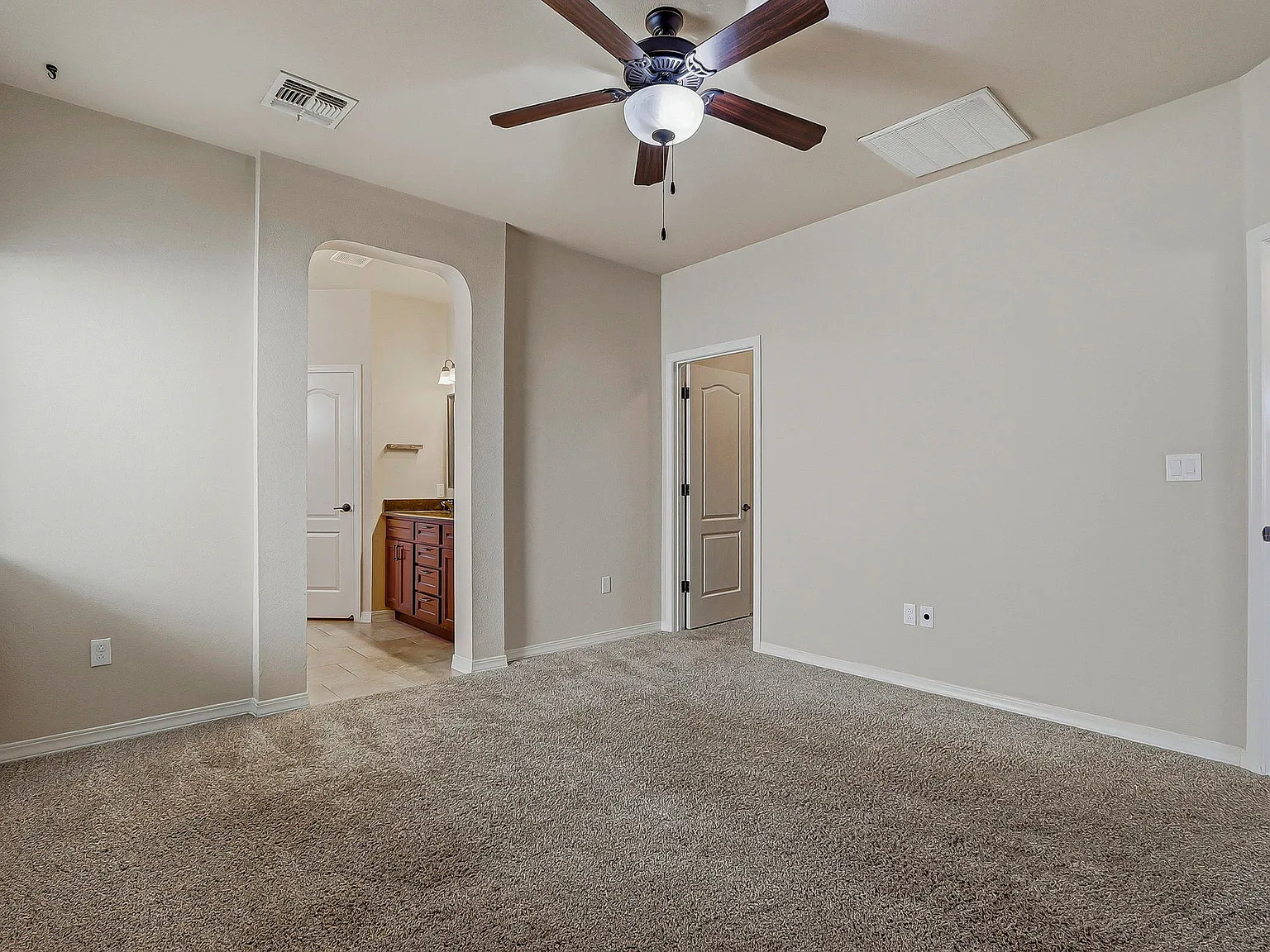 14741 Bobby Joe Hill - 1 — Photo 4