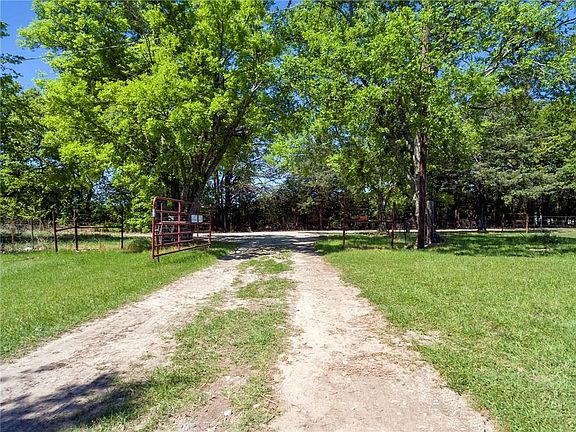2nd image of 9805 County Road 3666