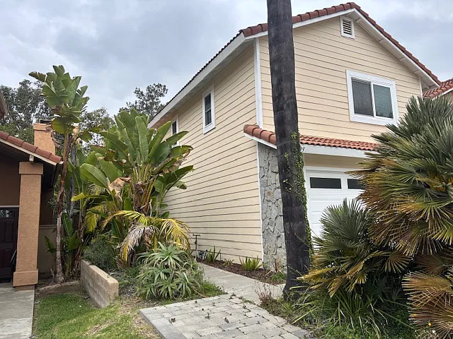 Building Photo - 25135 Sanoria St