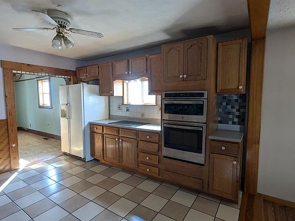 4th image of 905 Prytania Ave