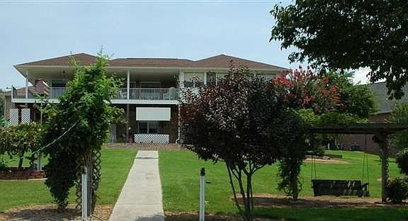 3rd image of 4109 Carnation Dr