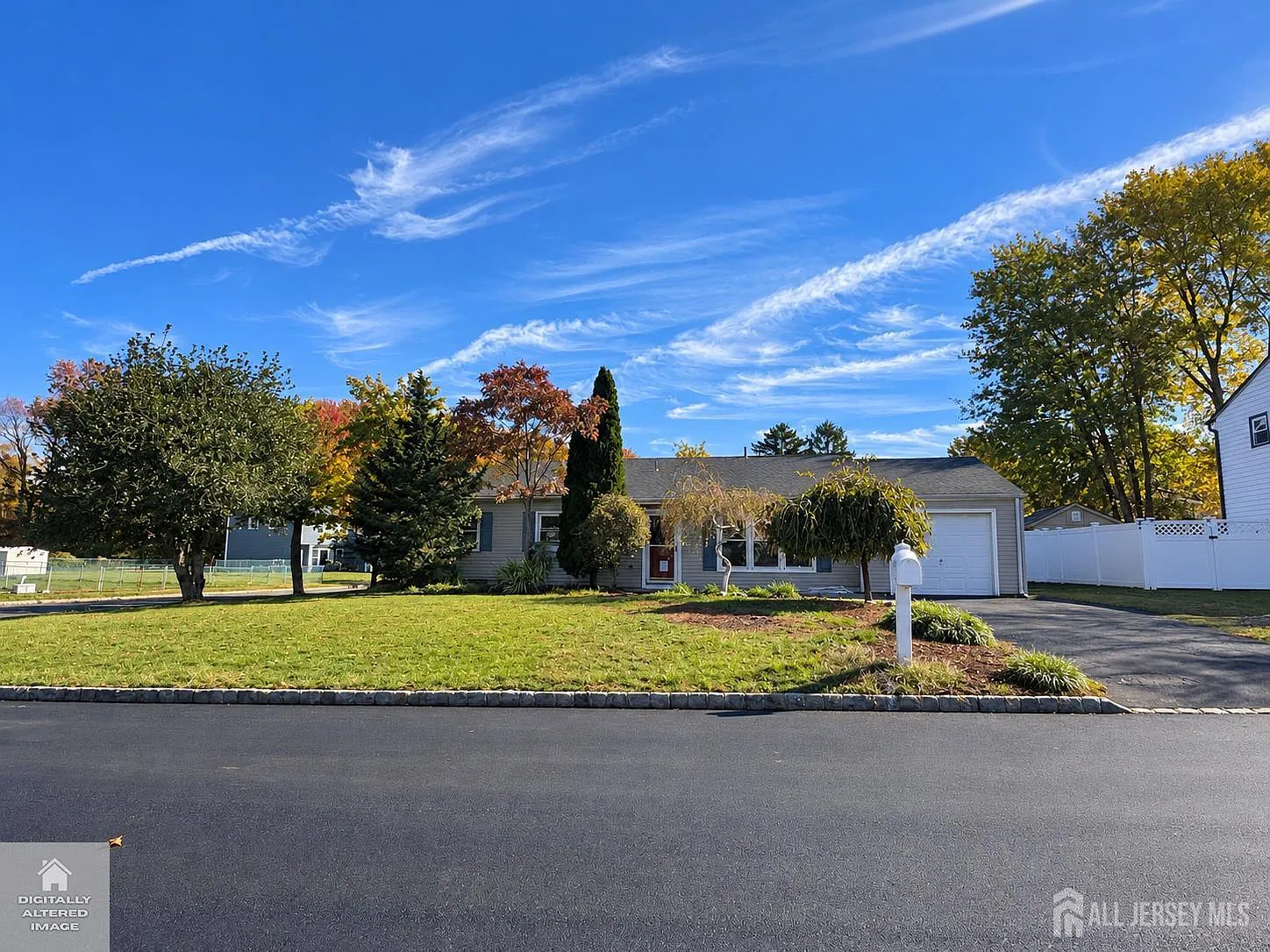 3 bed, 2.0 bath, 1494 sqft, $4,000 — Photo 1