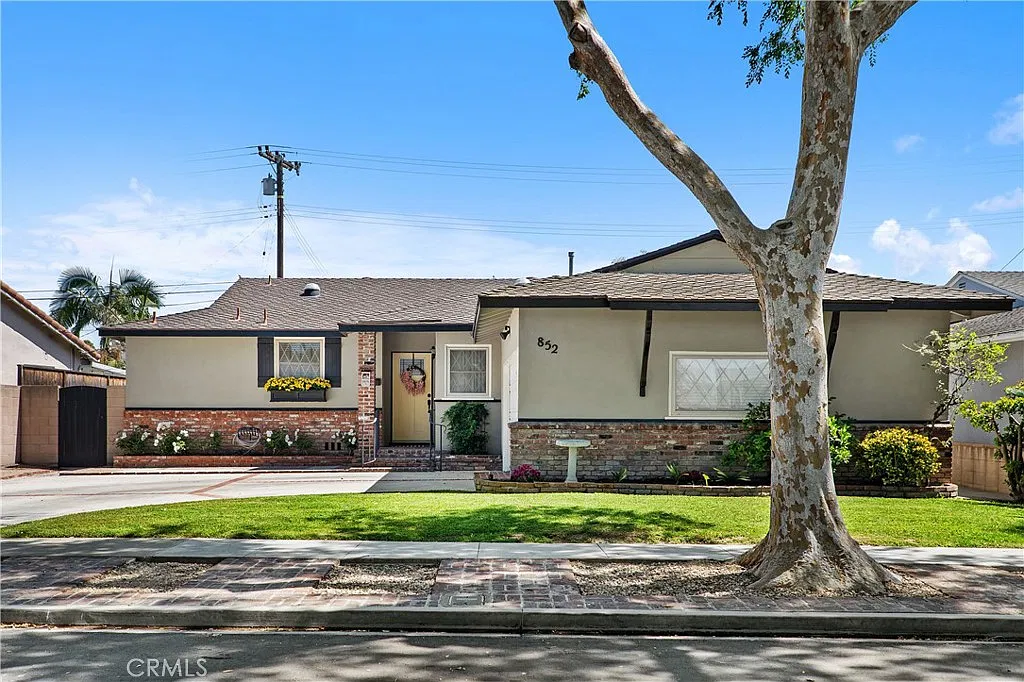 3 bed, 1587 sqft, $6,000 — Photo 1