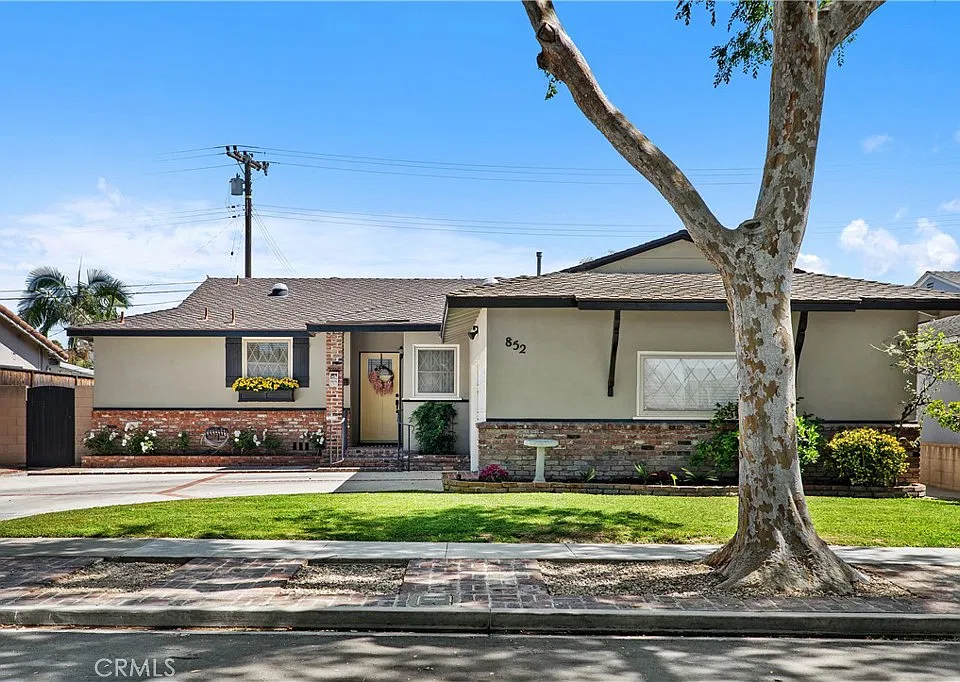 852 Kallin Ave