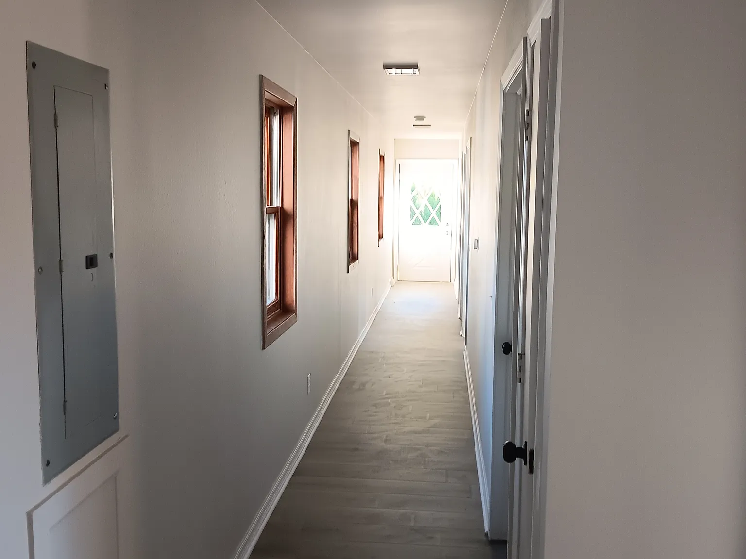 5 bed, 3000 sqft, $1,800 — Photo 3