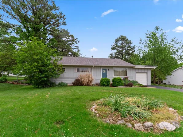 709 Joyce Ann Dr, Ballwin, MO 63021