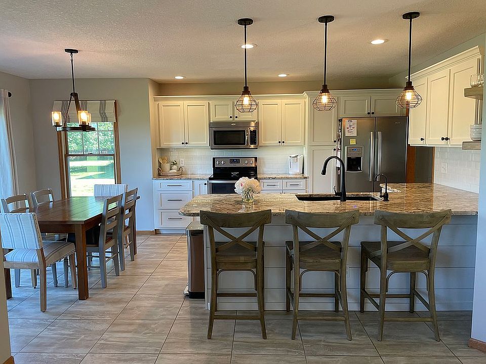 2nd image of 2038 Ashford Rd