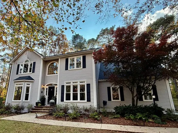 106 Plantation Dr, Greenwood, SC 29649