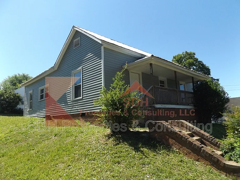 116 Aikman Ave — Photo 3