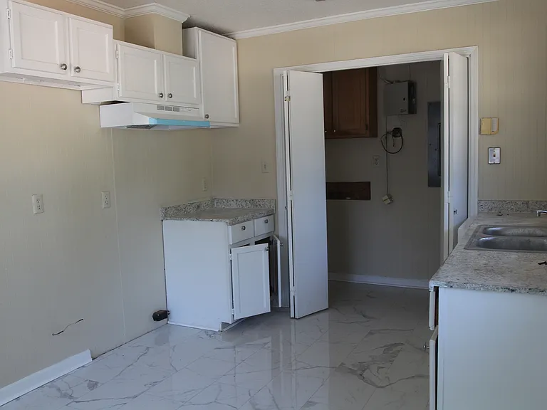 2510 Beachview Dr — Photo 2