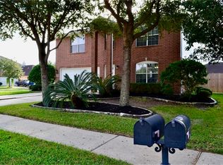 2902 Windy Crossing Ln, Dickinson, TX 77539