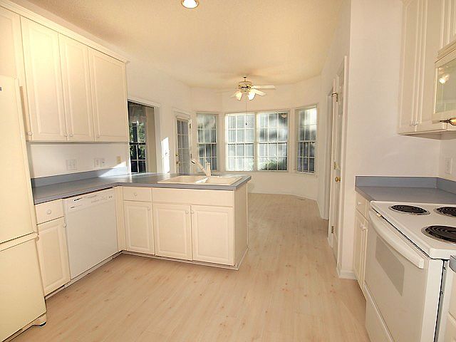 2nd image of 145 Sugar Pine Dr