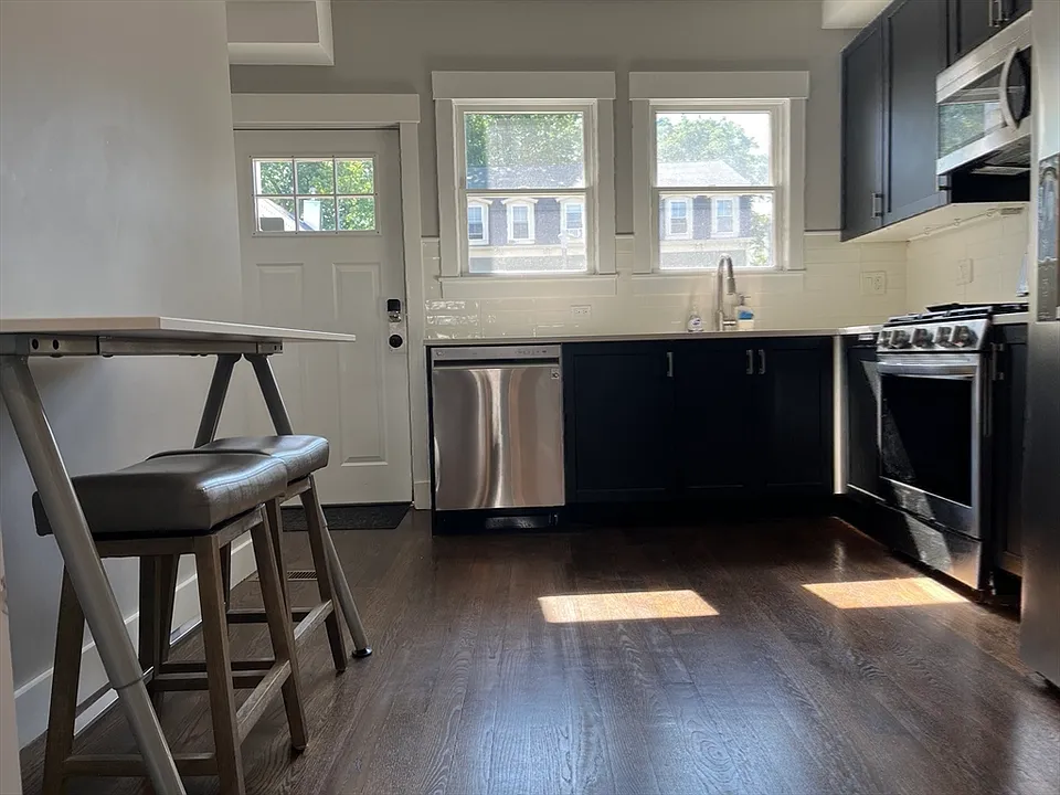 8 Chestnut Ave #1