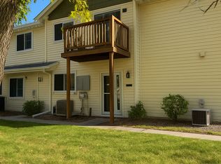 7670 13th St N, Oakdale, MN 55128