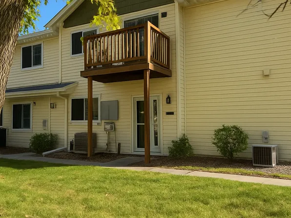 7670 13th St N, Oakdale, MN 55128