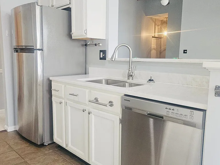 5650 Wade Ct #L — Photo 2