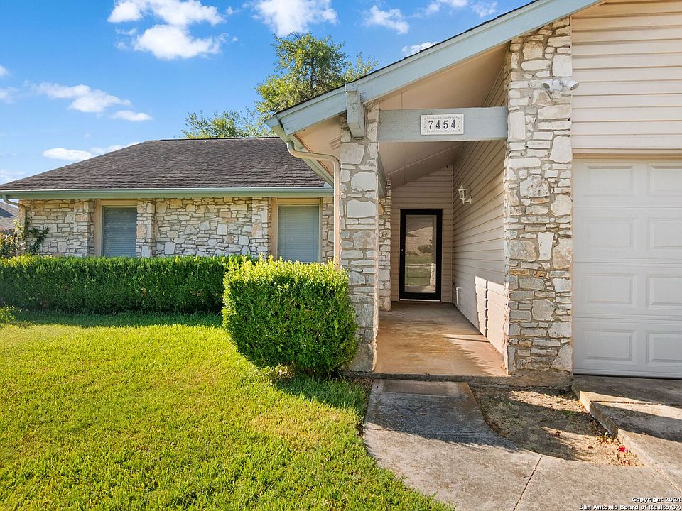1st image of 7454 Hidden Oak Trail
