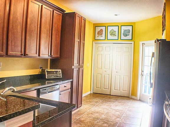 5th image of 14179 Stowbridge Ave