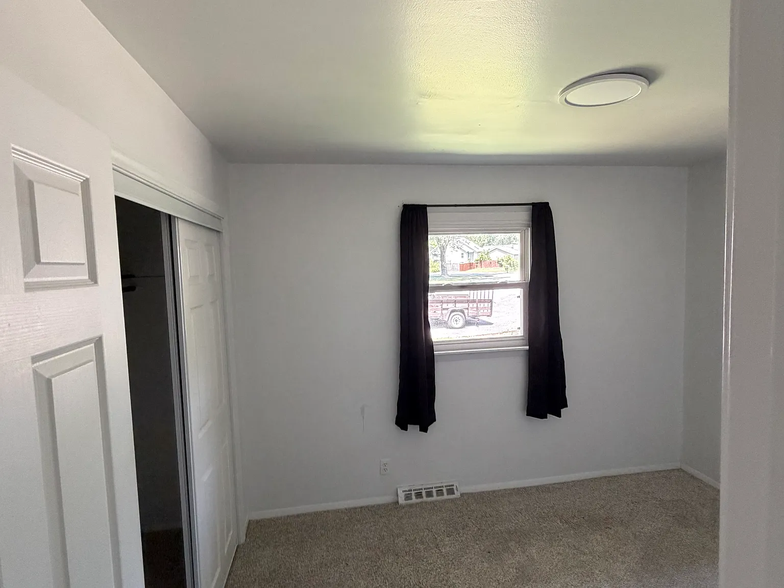 2 bed, 800 sqft, $1,100 — Photo 3