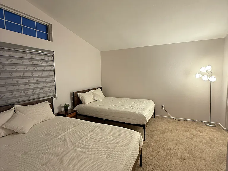 1323 Montgomery Ln — Photo 13