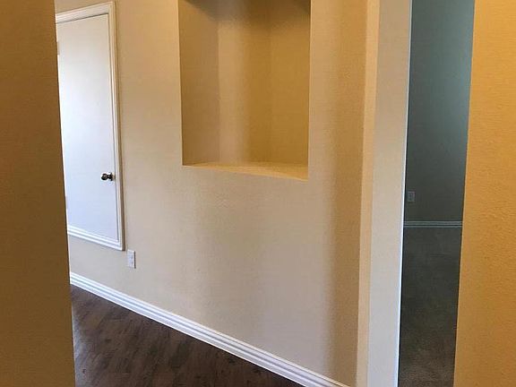 2nd image of 2909 Las Cruces Dr