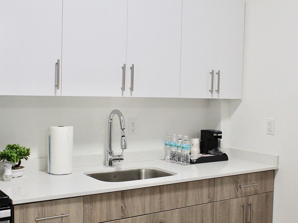 1st image of 971 W Flagler St APT 8