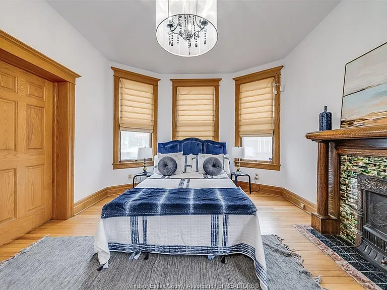961 Ouellette Ave #2 — Photo 32