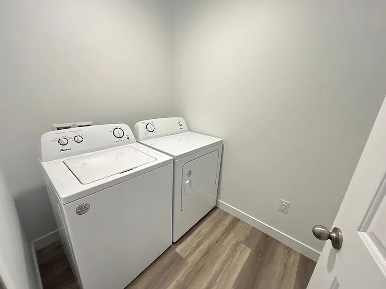 395 N 2050 W — Photo 9
