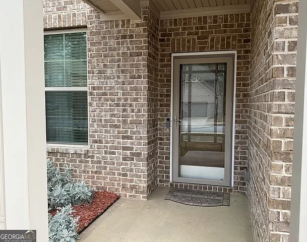 5 bed, 3.0 bath, 3184 sqft, $3,500 — Photo 2