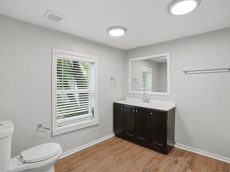 1214 Jones St — Photo 15