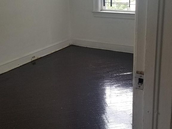 4th image of 173 Van Nostrand Ave