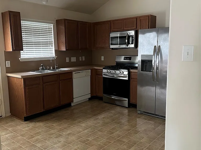 15823 Regal Trace Ln — Photo 12