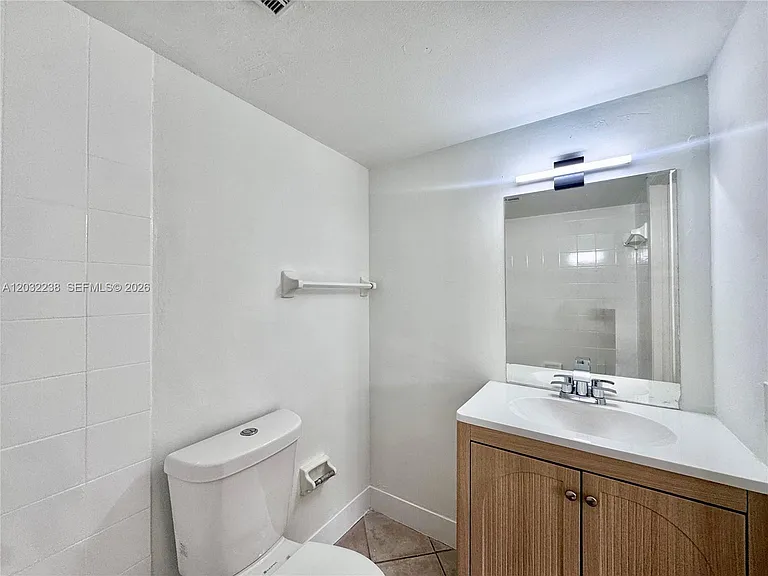 1250 Lincoln Rd #203 — Photo 14