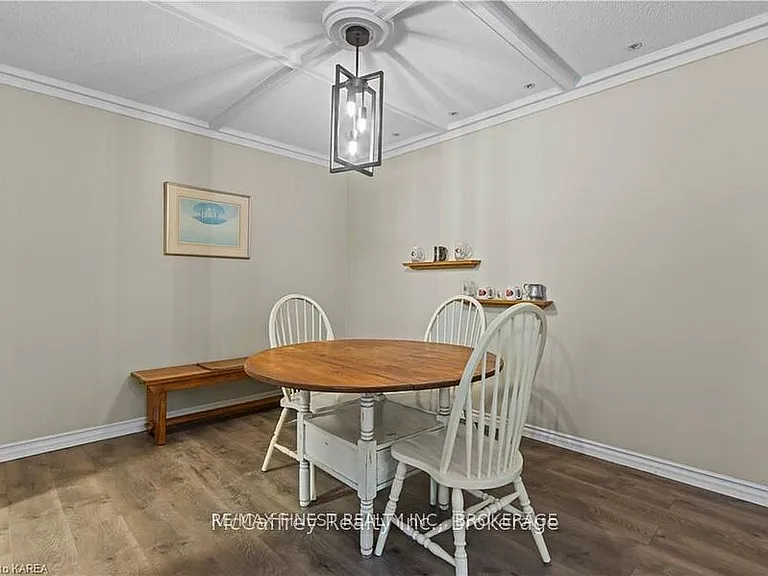 1010 Pembridge Cres #110 — Photo 5