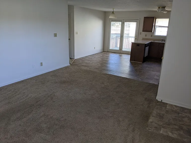 73 Virgil Dr — Photo 4