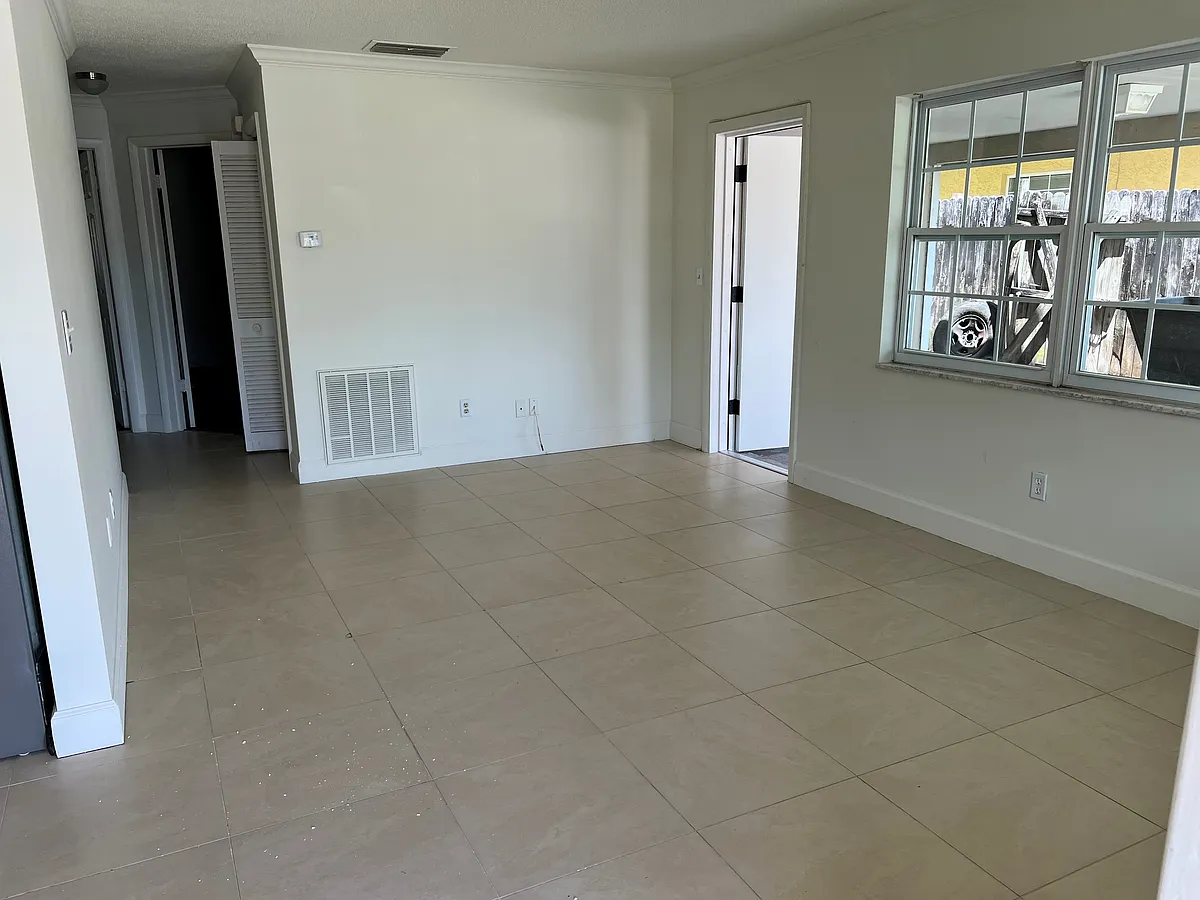 Living Room - 3223 Dryer Ave
