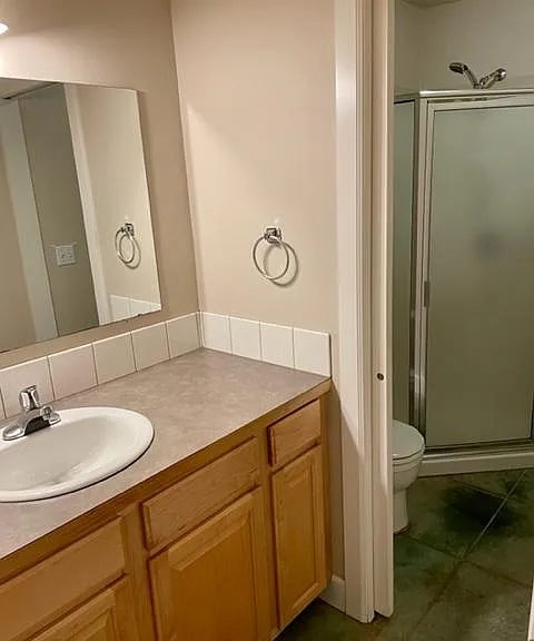 Upstairs full bath