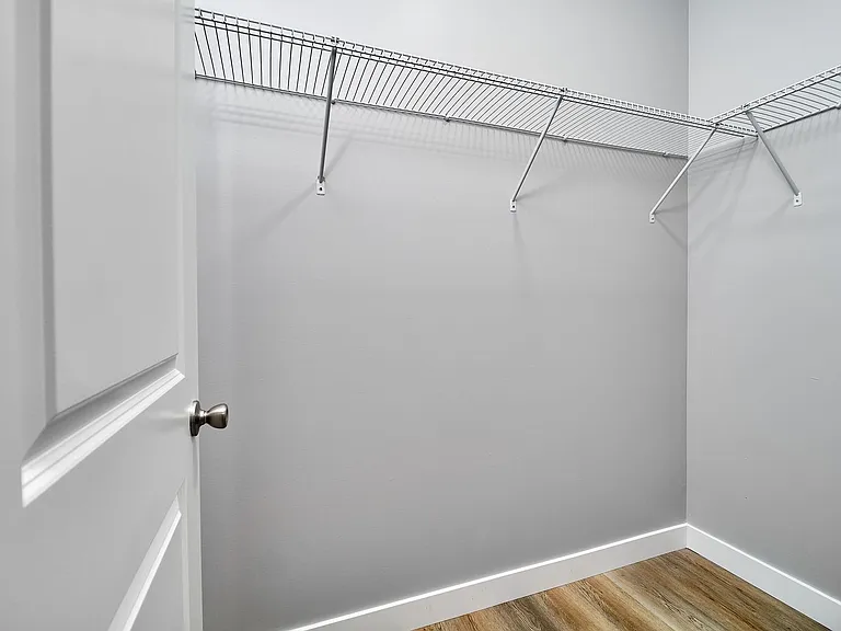 415 N Dequincy St — Photo 31