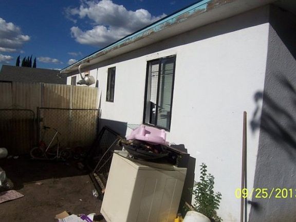 3rd image of 837 S Hinkley Ave