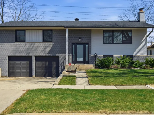 6717 Patton Dr, Woodridge, IL 60517