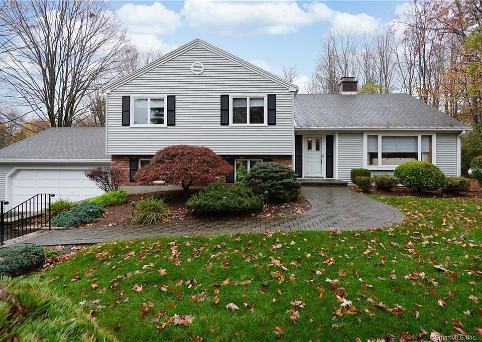 1st image of 27 Woodfield Drive