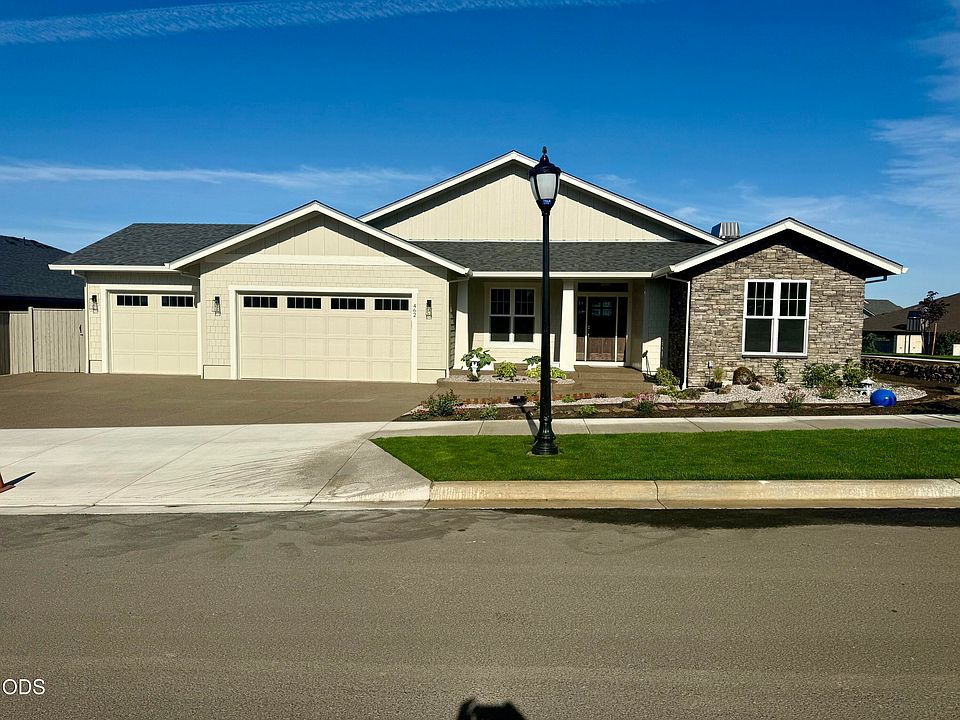 1st image of 462 Autumn Hills Dr