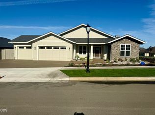 462 Autumn Hills Dr, Medford, OR 97504