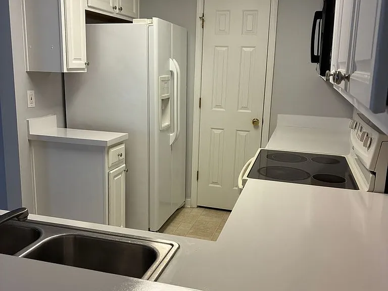 120 Veranda Way #4-B — Photo 1