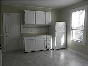 5th image of 111 Smith St #1