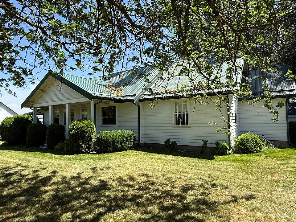 E Mount Spokane Park Dr