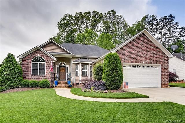 1st image of 308 Deerfield Dr