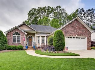 308 Deerfield Dr, Mount Holly, NC 28120