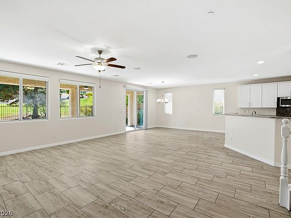 3rd image of 948 Olivia Pkwy